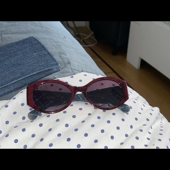 Chanel sunglasses - Picture 8 of 11